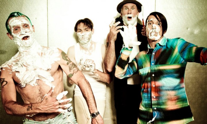 EIS O NOVO SINGLE DOS RED HOT CHILI PEPPERS (ouvir)