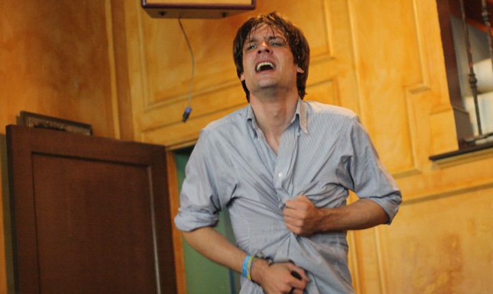 JOHN MAUS ESTÁ DE VOLTA