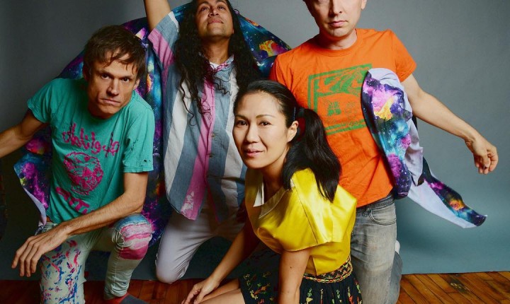 DEERHOOF COLABORAM COM LAETITIA SADIER