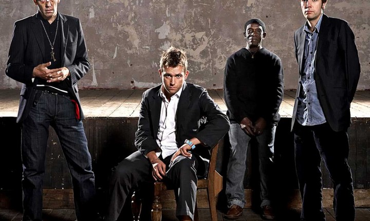 THE GOOD THE BAD & THE QUEEN DE VOLTA