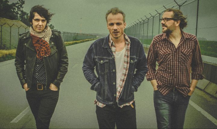 X-WIFE EDITAM ÁLBUM EM ABRIL