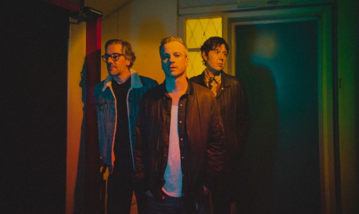 THIS IS RADIO X-WIFE