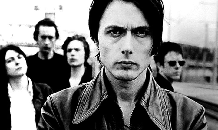 SUEDE EDITAM DISCO ESTE ANO