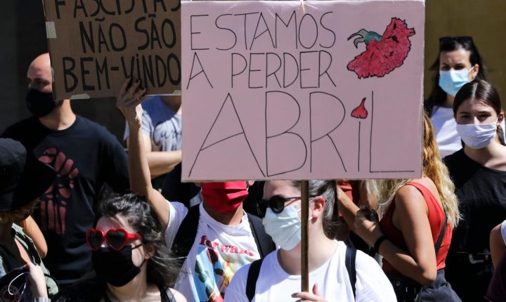 Escritores contra o racismo, xenofobia e populismo