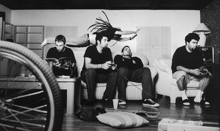 Robert Smith e Mike Shinoda convidados dos Deftones