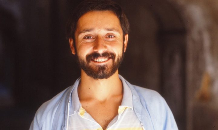 Estátua de Carlos Paião em Ílhavo