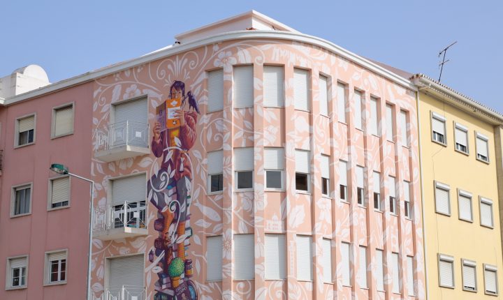 Carlos do Carmo em mural em Lisboa