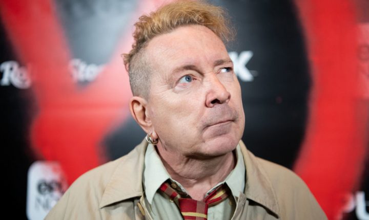John Lydon: vocalista dos Sex Pistols diz-se financeiramente arruinado