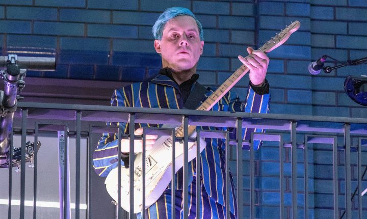 Jack White deu concerto surpresa em Londres